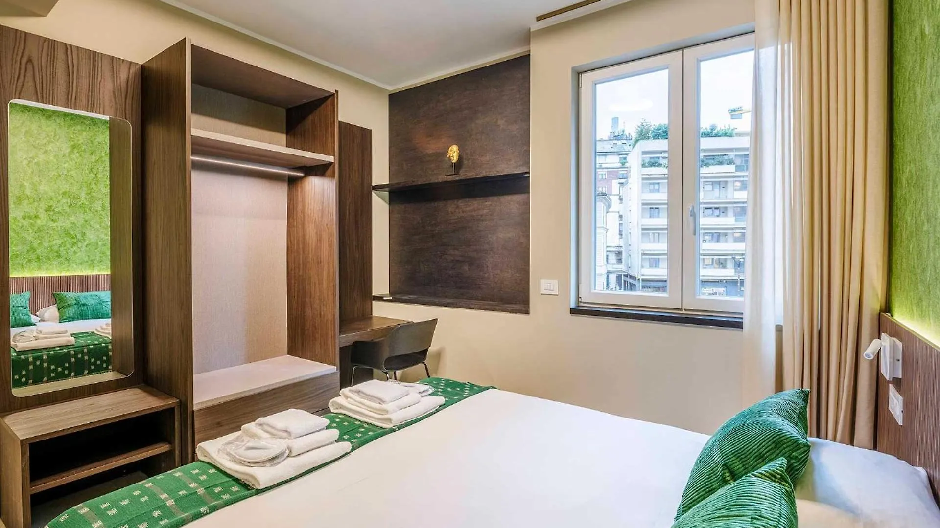 Velasca Tower Apartments Mailand