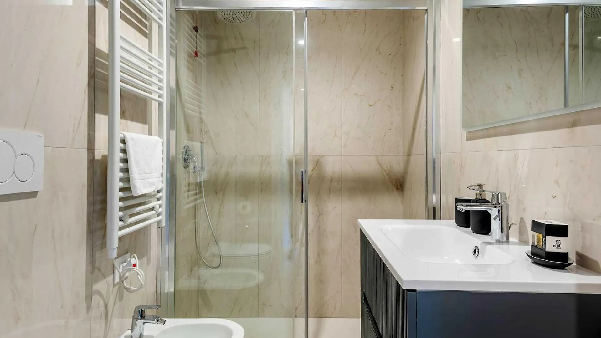 Velasca Tower Apartments Milán